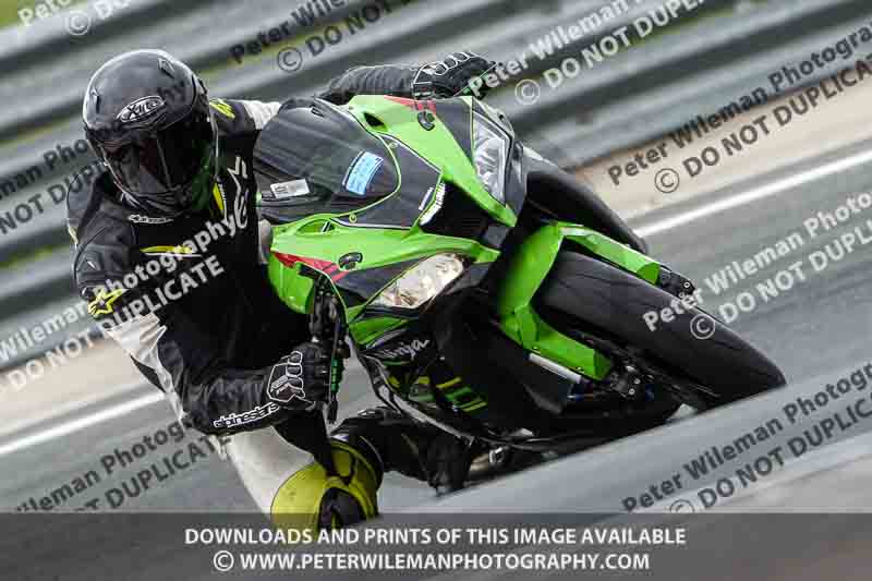 cadwell no limits trackday;cadwell park;cadwell park photographs;cadwell trackday photographs;enduro digital images;event digital images;eventdigitalimages;navarra;no limits trackdays;peter wileman photography;racing digital images;trackday digital images;trackday photos